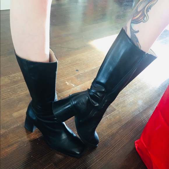 SOLD:.90s Black Leather Mid-Calf Chunky Boots - Picture 4 of 16